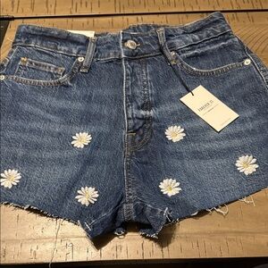 Forever 21 Floral Embroidered Jean Shorts size 26 NWT
